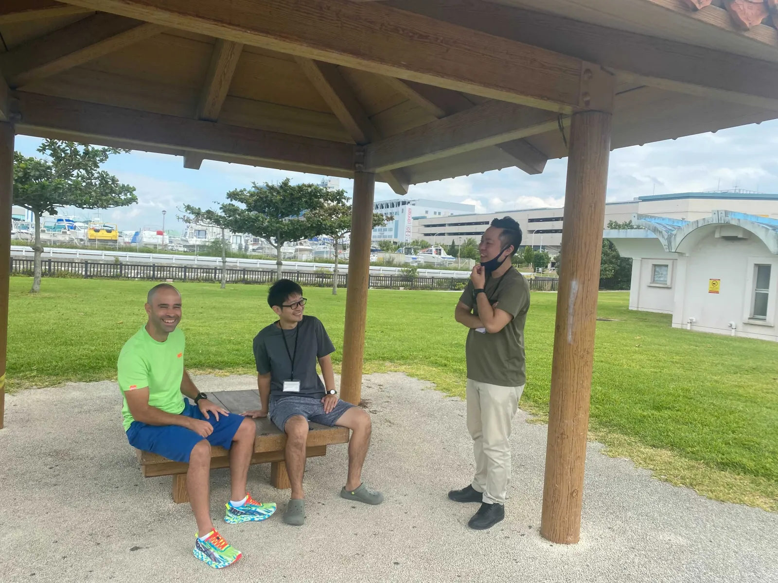 沖縄に移住して働いているエンジニアに、リアルな実状を語ってもらいました